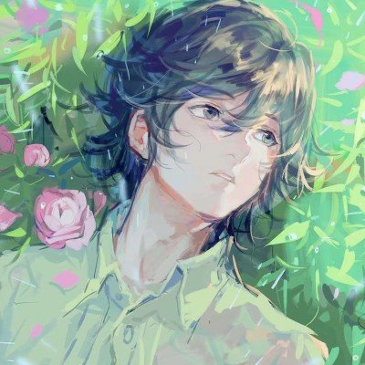 老人手握尖锐物疑似故意戳路人